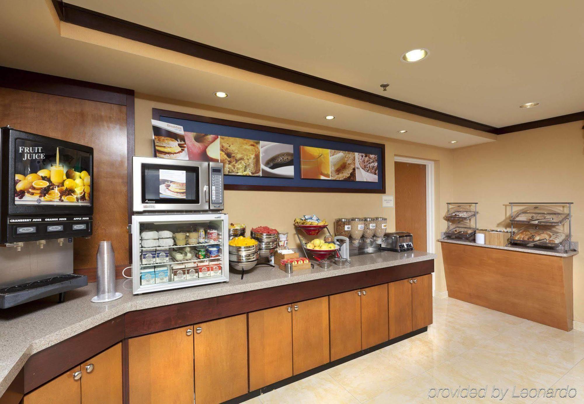 Fairfield Inn By Marriott Lexington Park Patuxent River Naval Air Station Restaurant photo